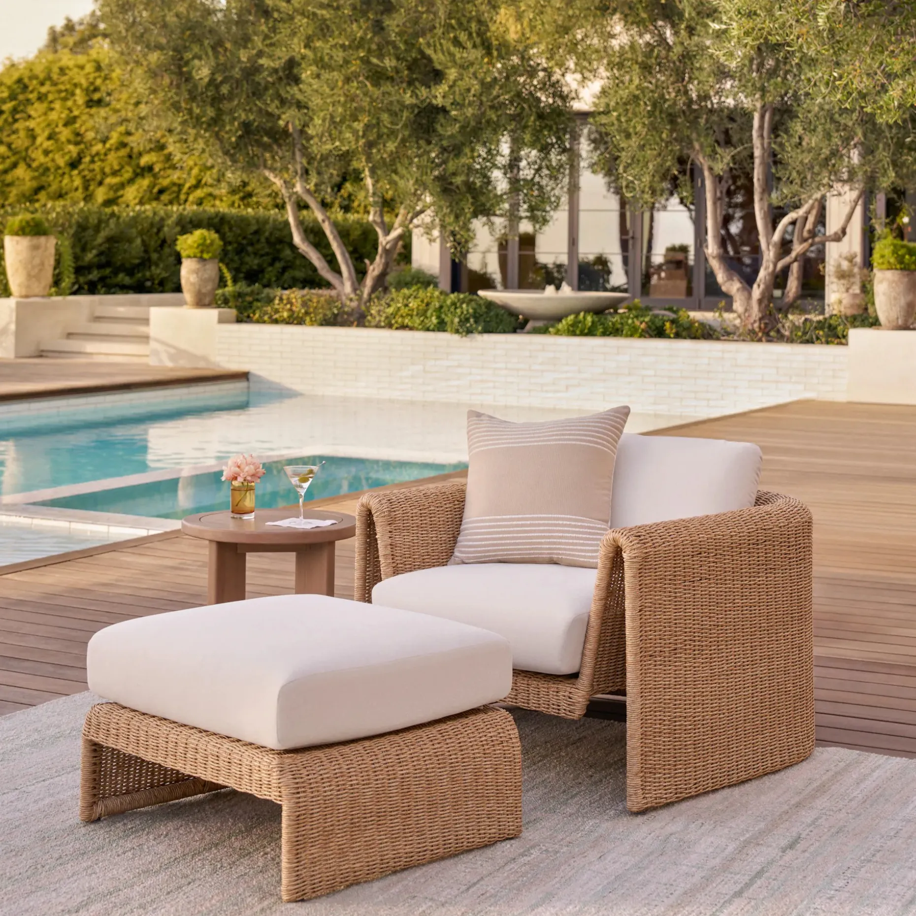 Willa 28.5" Outdoor Wicker Ottoman - Dravite Ivory