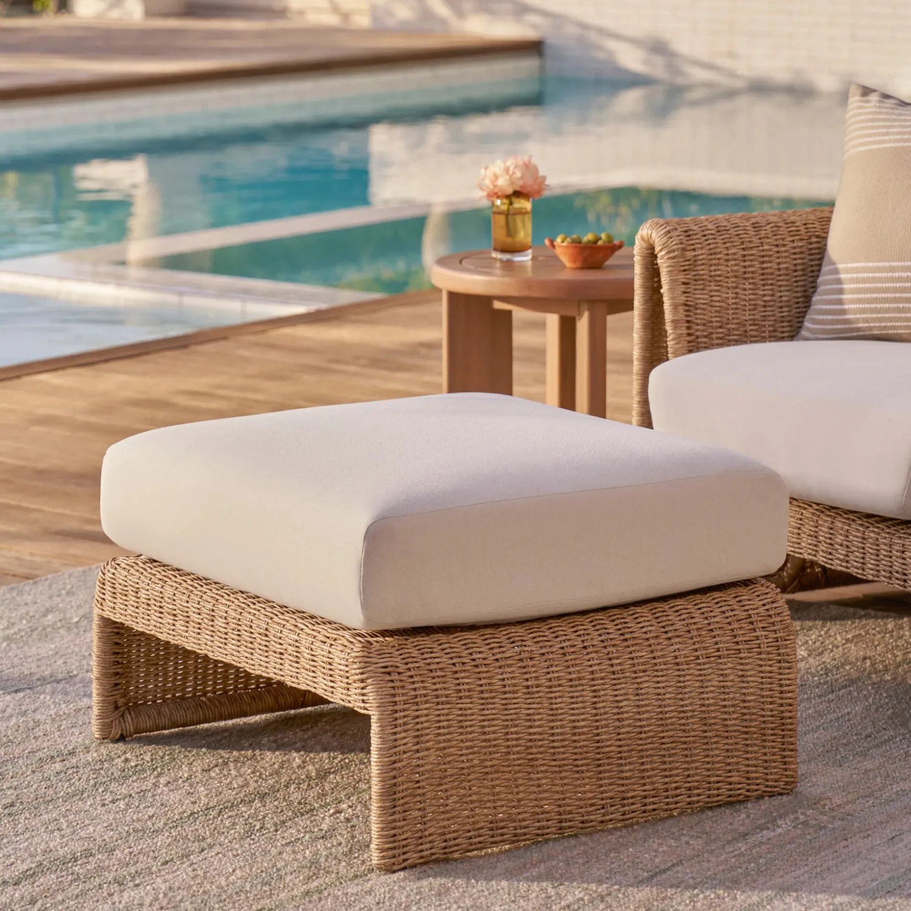 Willa 28.5" Outdoor Wicker Ottoman - Dravite Ivory